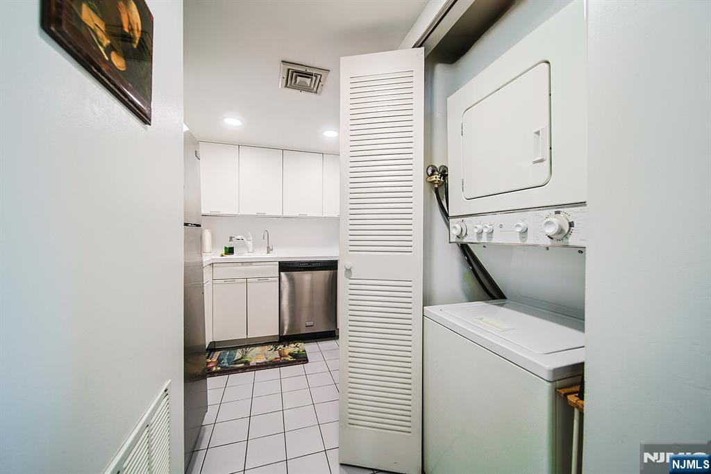 38 Moonachie Road, Unit 402 Hackensack, NJ 07601 - Photo 21 of 27
