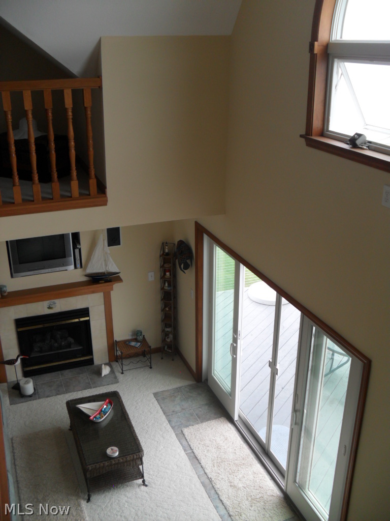4611 Cleveland Road East Huron, OH 44839 - Photo 16 of 21 View of Great Room with Upper Transom Remote Controlled Window