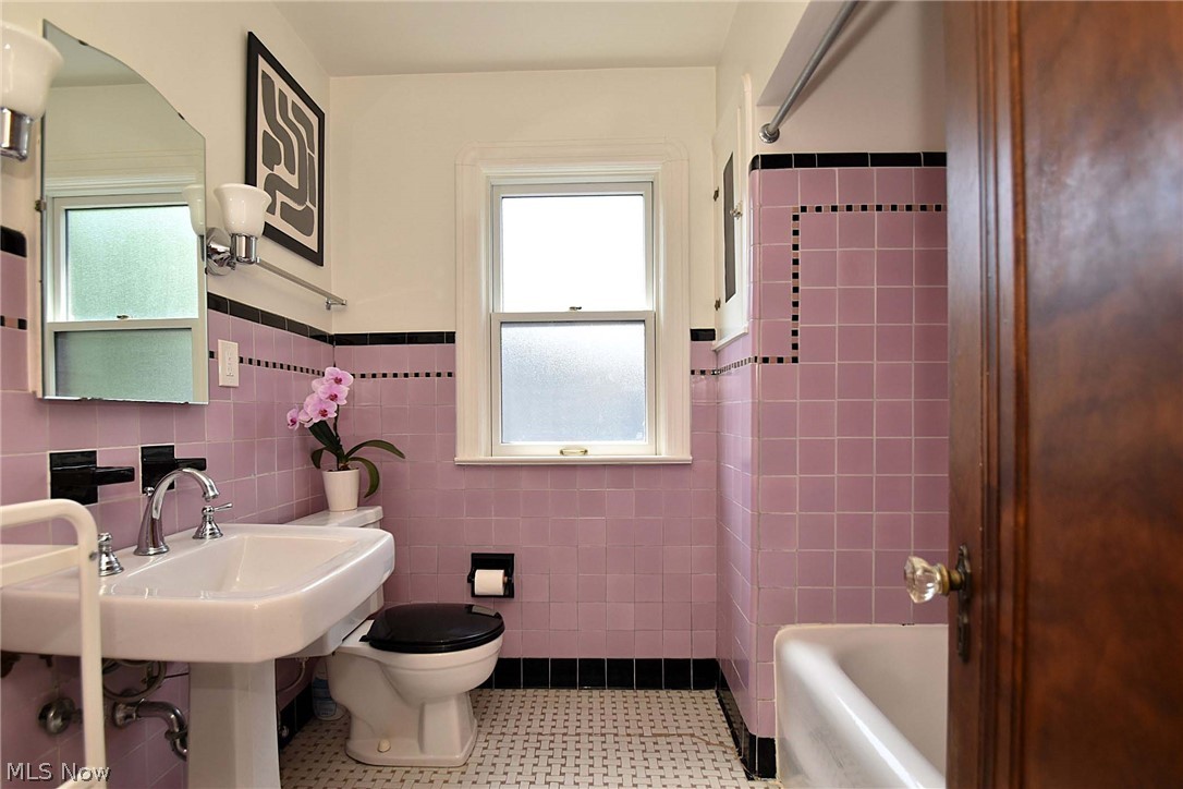2558 Princeton Road Cleveland, OH 44118 - Photo 35 of 44