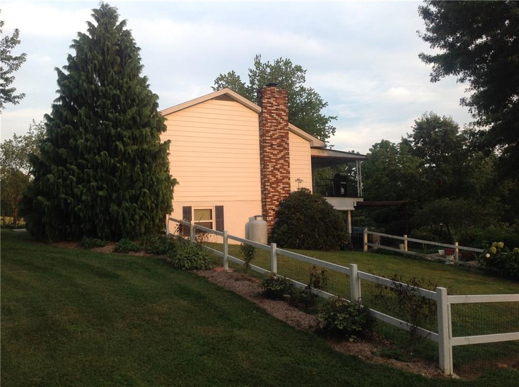327 Hopper Road Transfer, PA 16154 - Photo 10 of 16