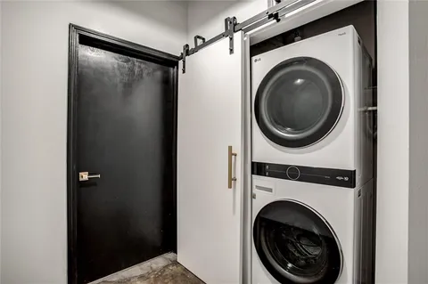 $320,000 | 360 West Pershing Road, Unit 110, Kansas City, MO 64108