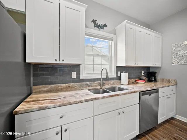 $1,800 | 512 Hazelwood Drive, Holly Ridge, NC 28445