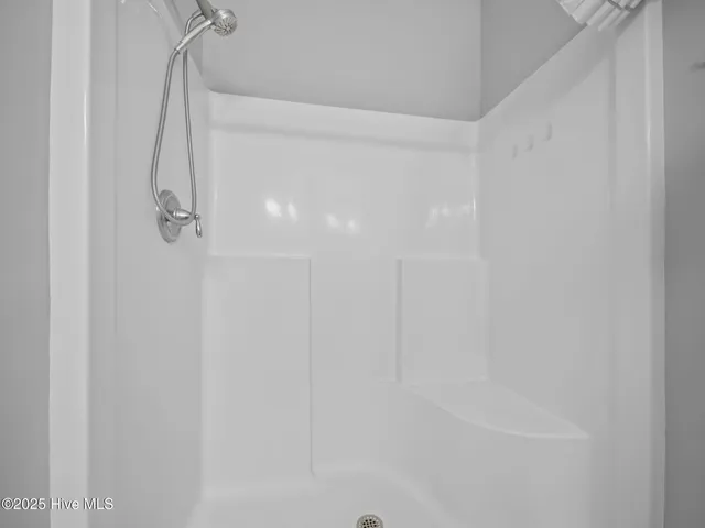 $1,800 | 512 Hazelwood Drive, Holly Ridge, NC 28445