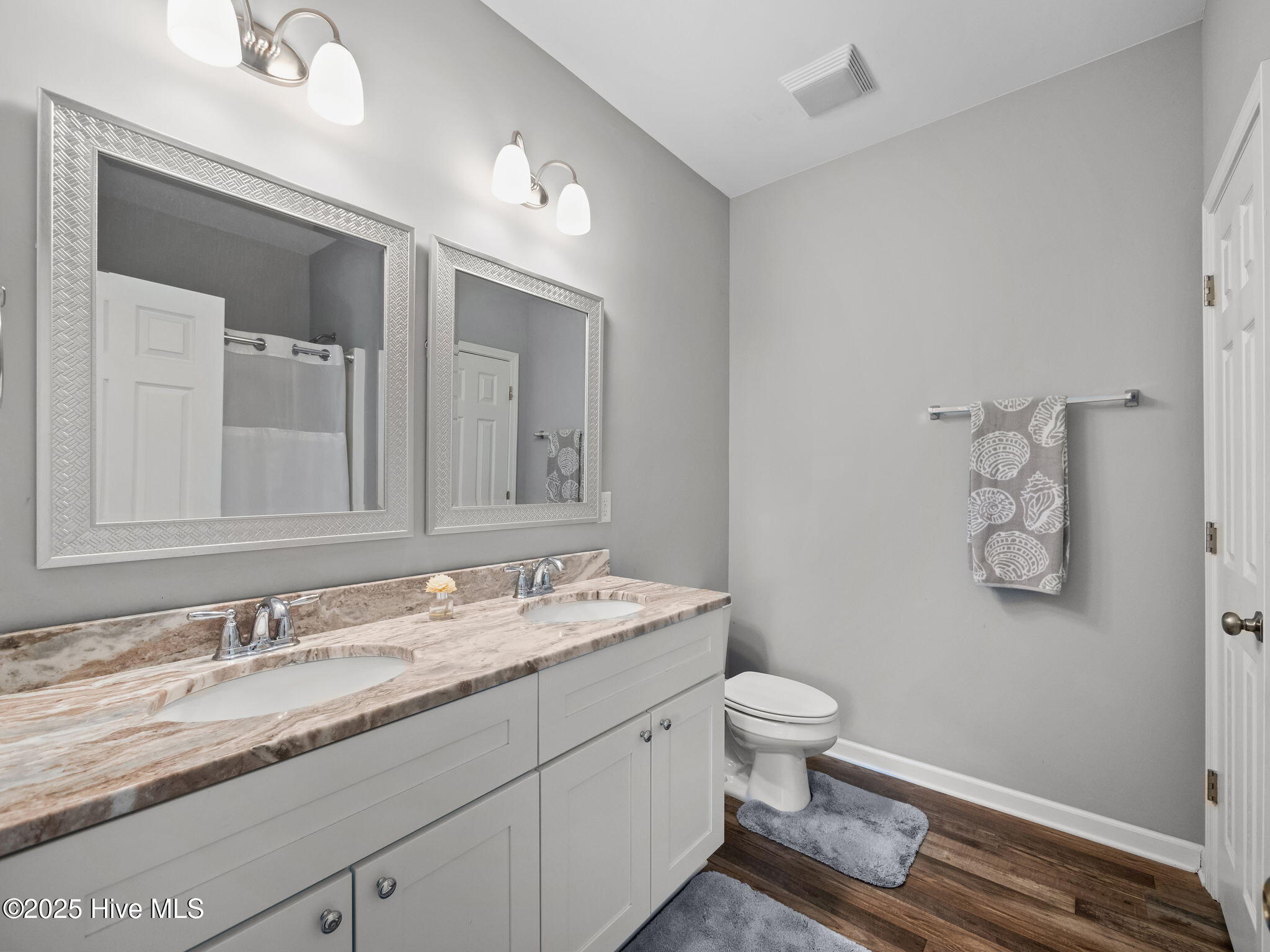 512 Hazelwood Drive Holly Ridge, NC 28445 - Photo 21 of 33 Primary Bathrom