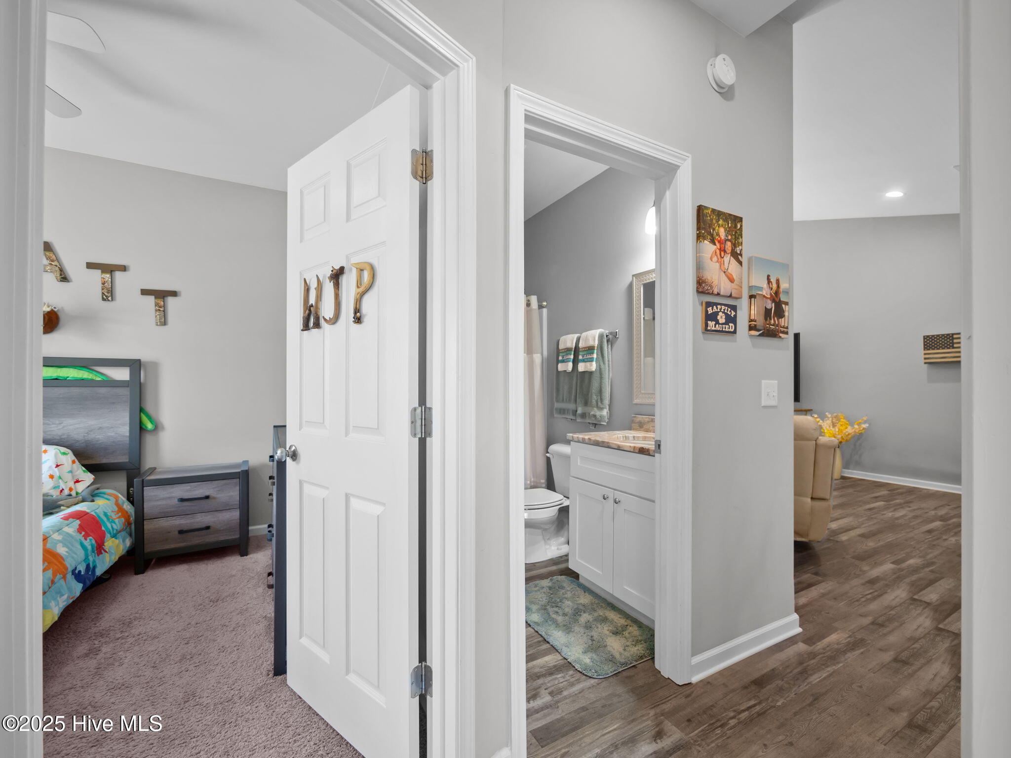 512 Hazelwood Drive Holly Ridge, NC 28445 - Photo 22 of 33 Hallway