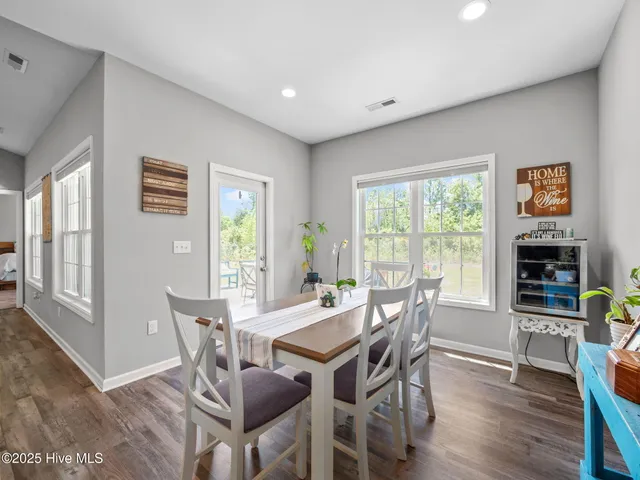 $1,800 | 512 Hazelwood Drive, Holly Ridge, NC 28445