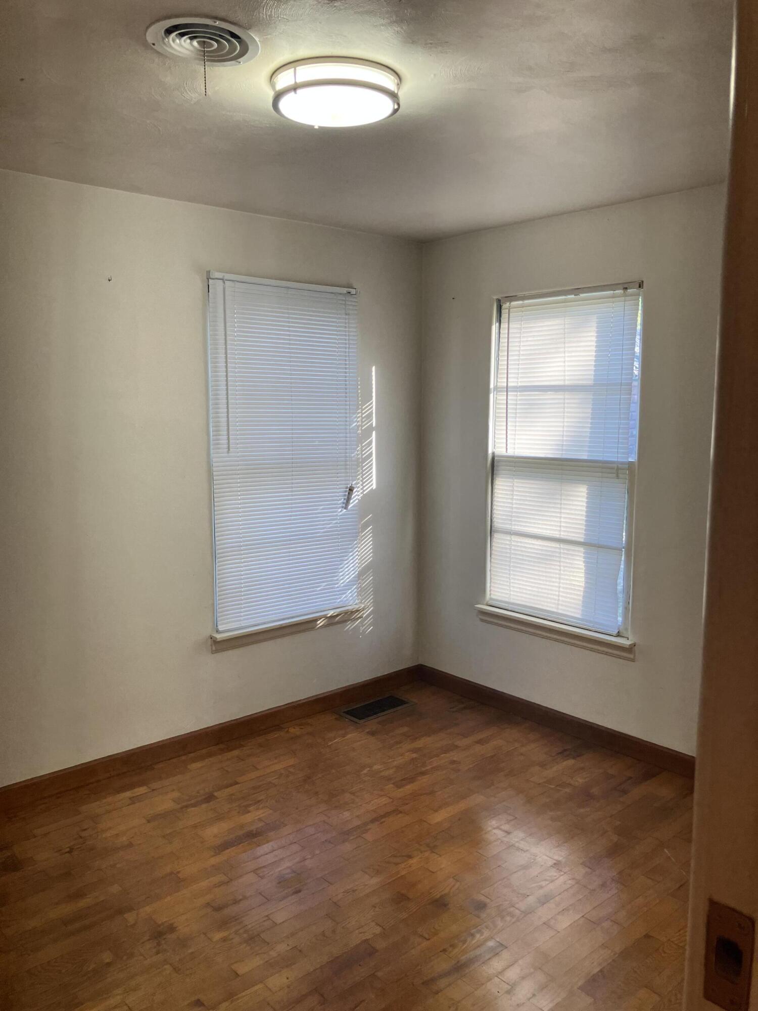 4711 Scottdale Road St. Joseph, MI 49085 - Photo 11 of 25 IMG_9144