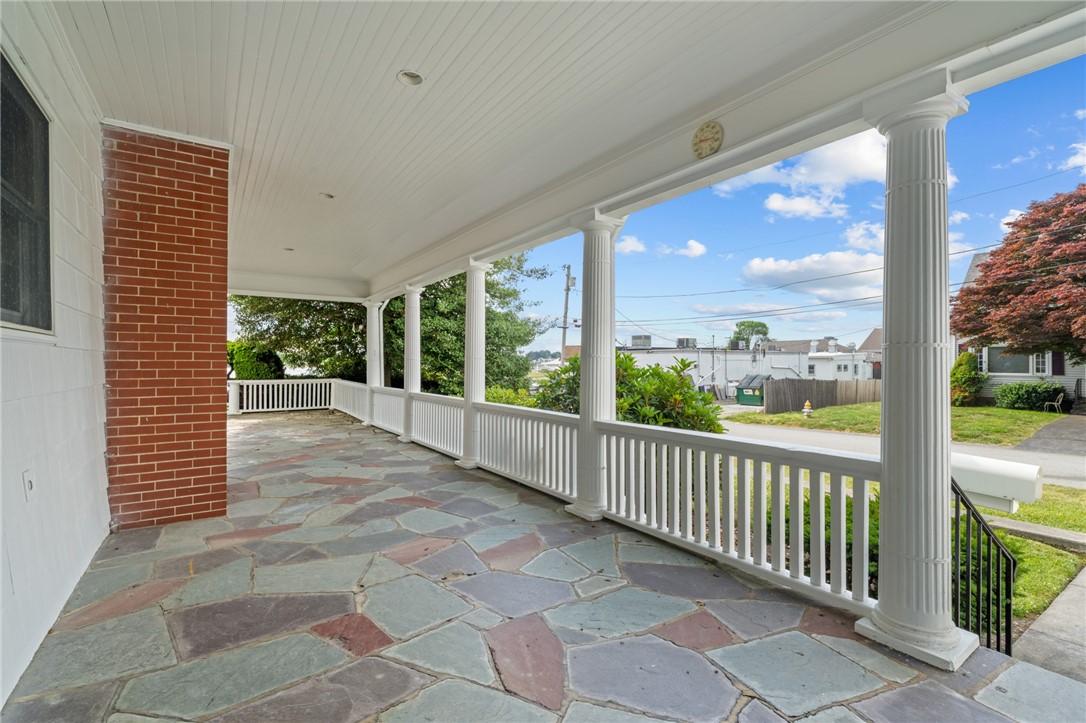1874 Main Road Tiverton, RI 02878 - Photo 8 of 49 Gallery Image 8