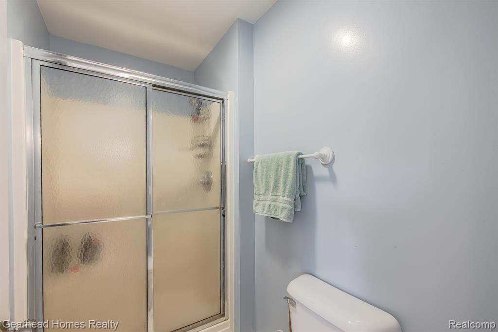 8088 Denton Hill Road Fenton, MI 48430 - Photo 29 of 56