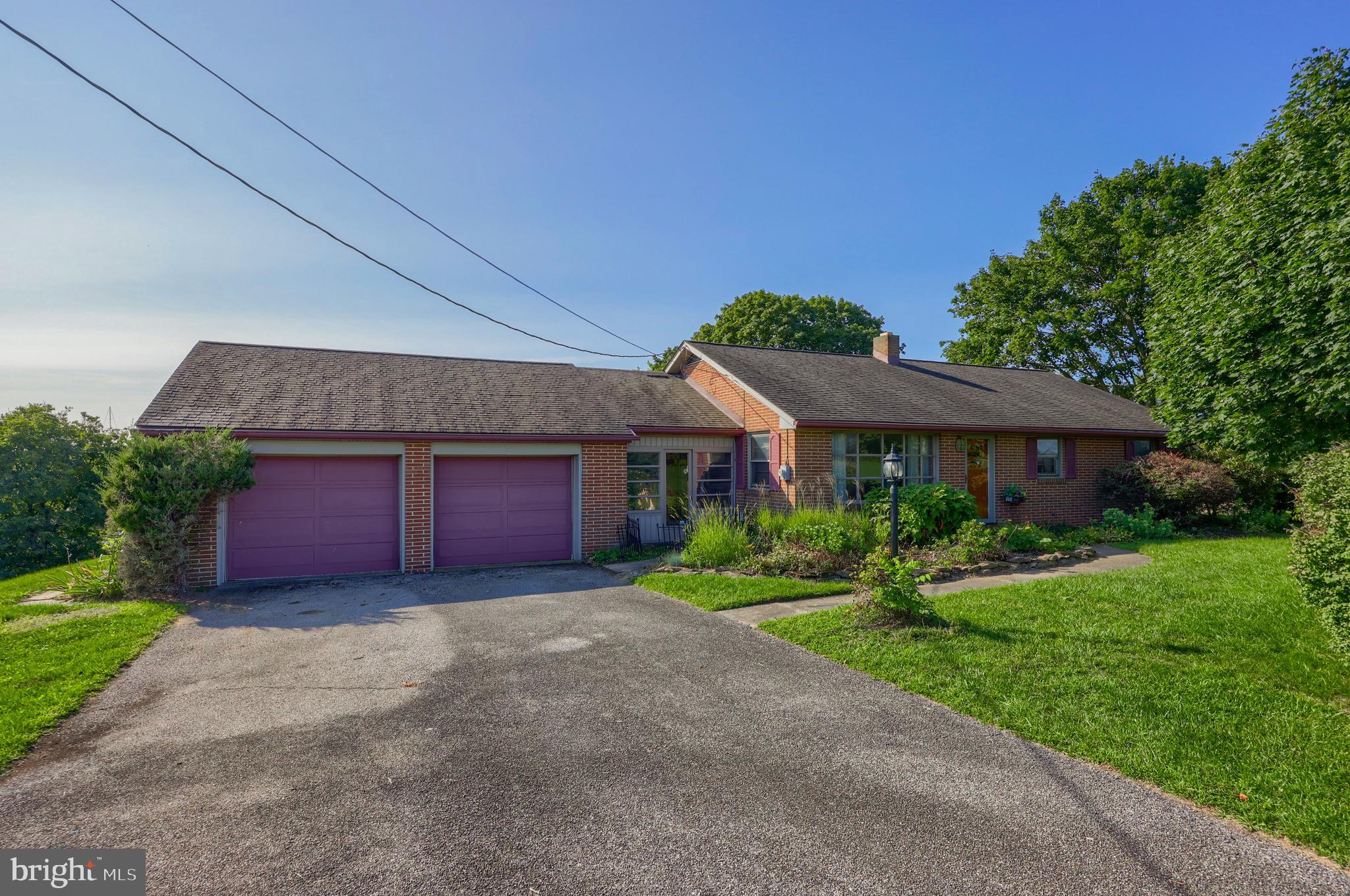 864 Sunnyside Road York, PA 17408 - Photo 1 of 35 Gallery Image 1