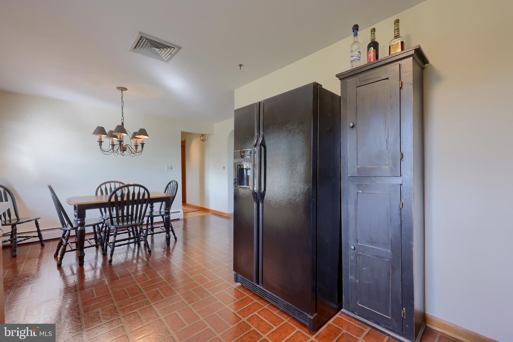 864 Sunnyside Road York, PA 17408 - Photo 13 of 35 Gallery Image 13