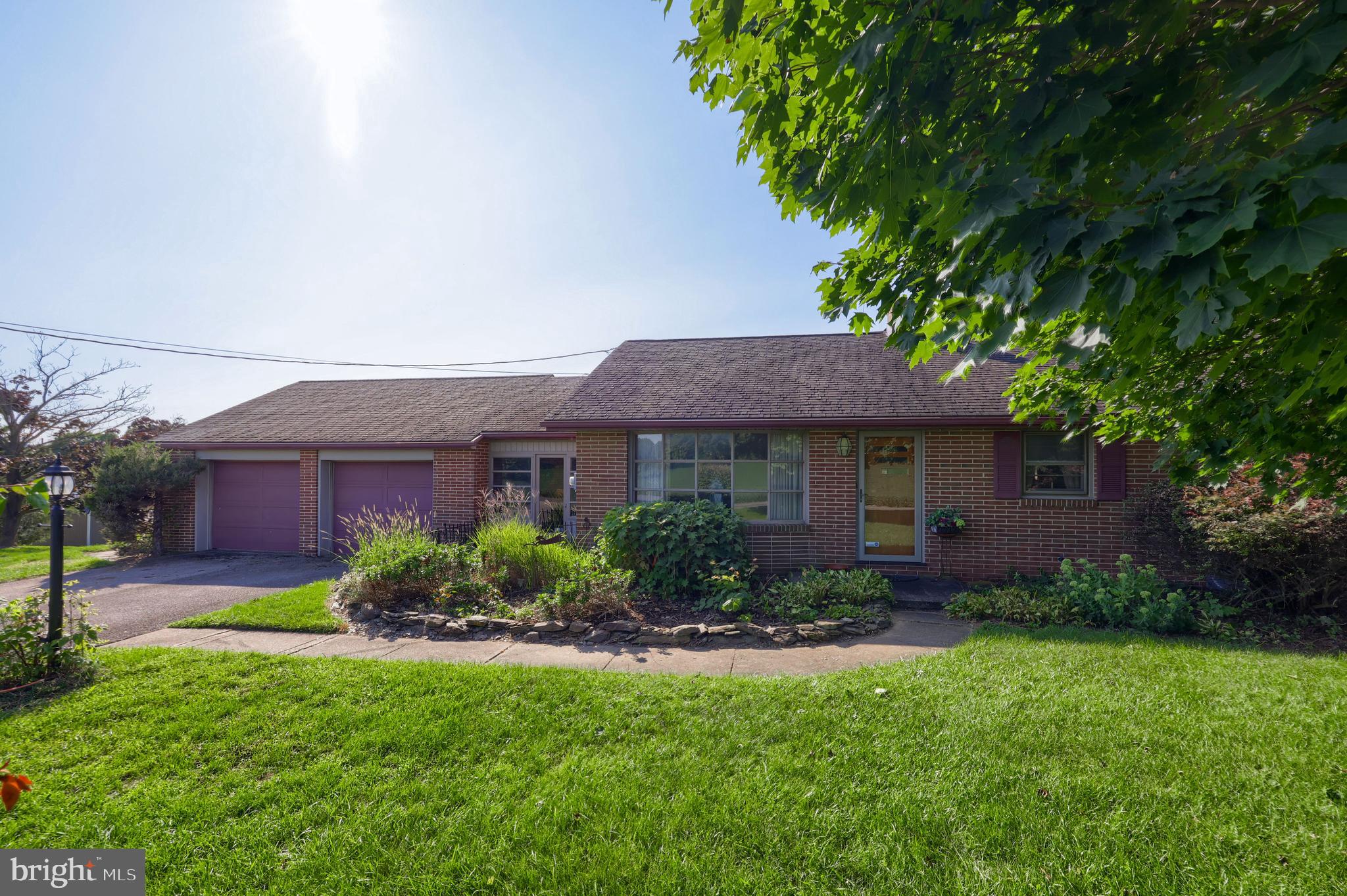 864 Sunnyside Road York, PA 17408 - Photo 2 of 35 Gallery Image 2