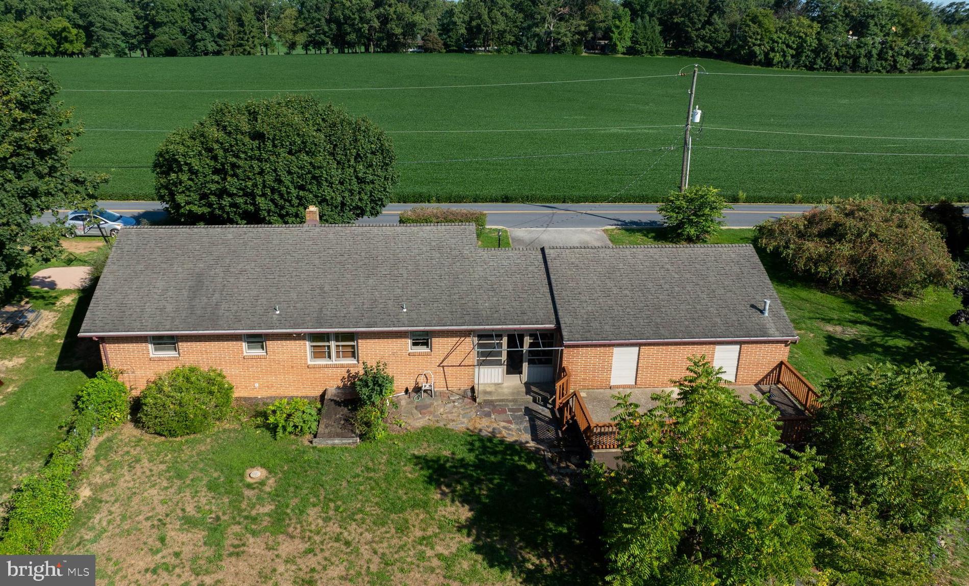 864 Sunnyside Road York, PA 17408 - Photo 5 of 35 Gallery Image 5