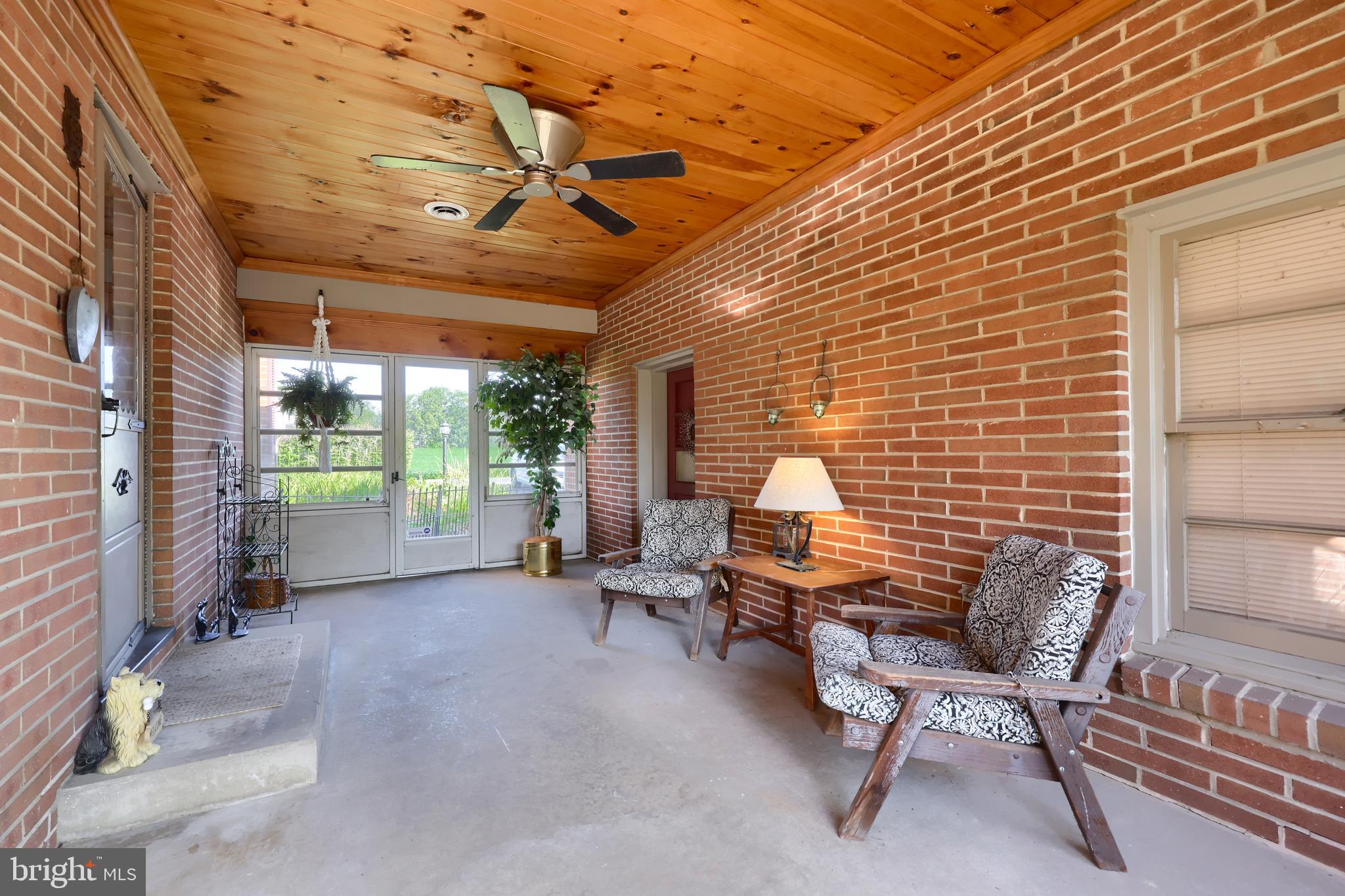 864 Sunnyside Road York, PA 17408 - Photo 7 of 35 Gallery Image 7