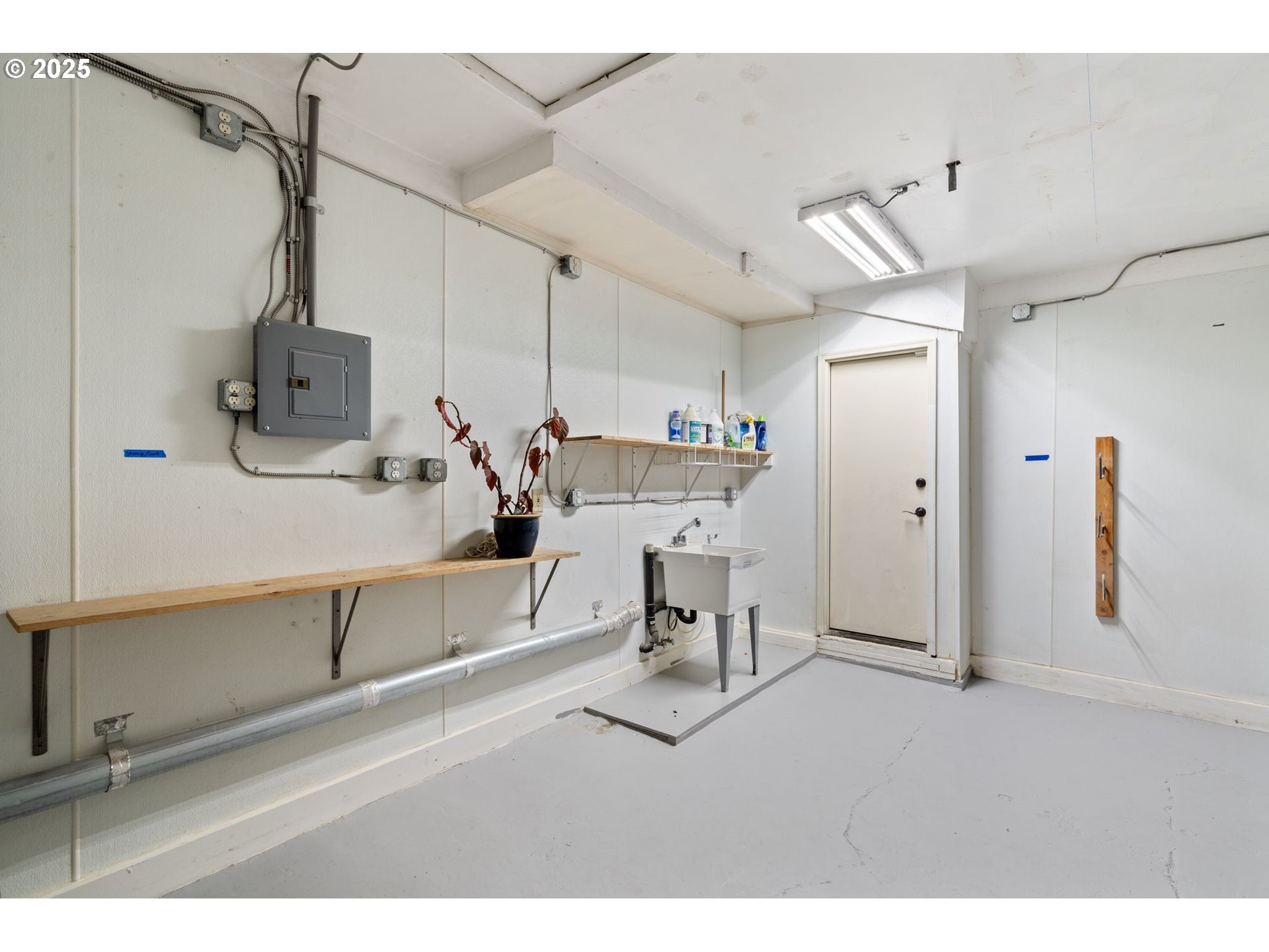 4517 Northeast 85th Avenue Portland, OR 97220 - Photo 32 of 38