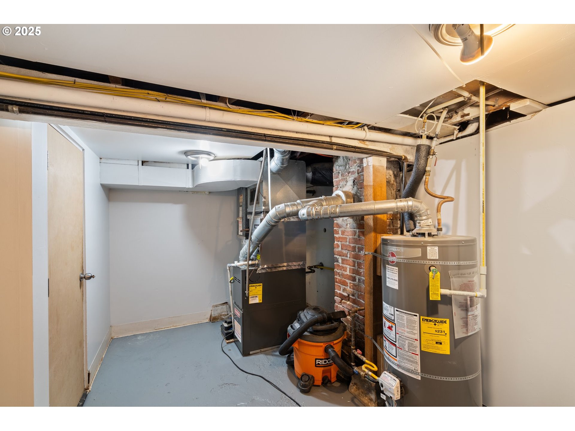 4517 Northeast 85th Avenue Portland, OR 97220 - Photo 34 of 38 a utility room with dryer and washer
