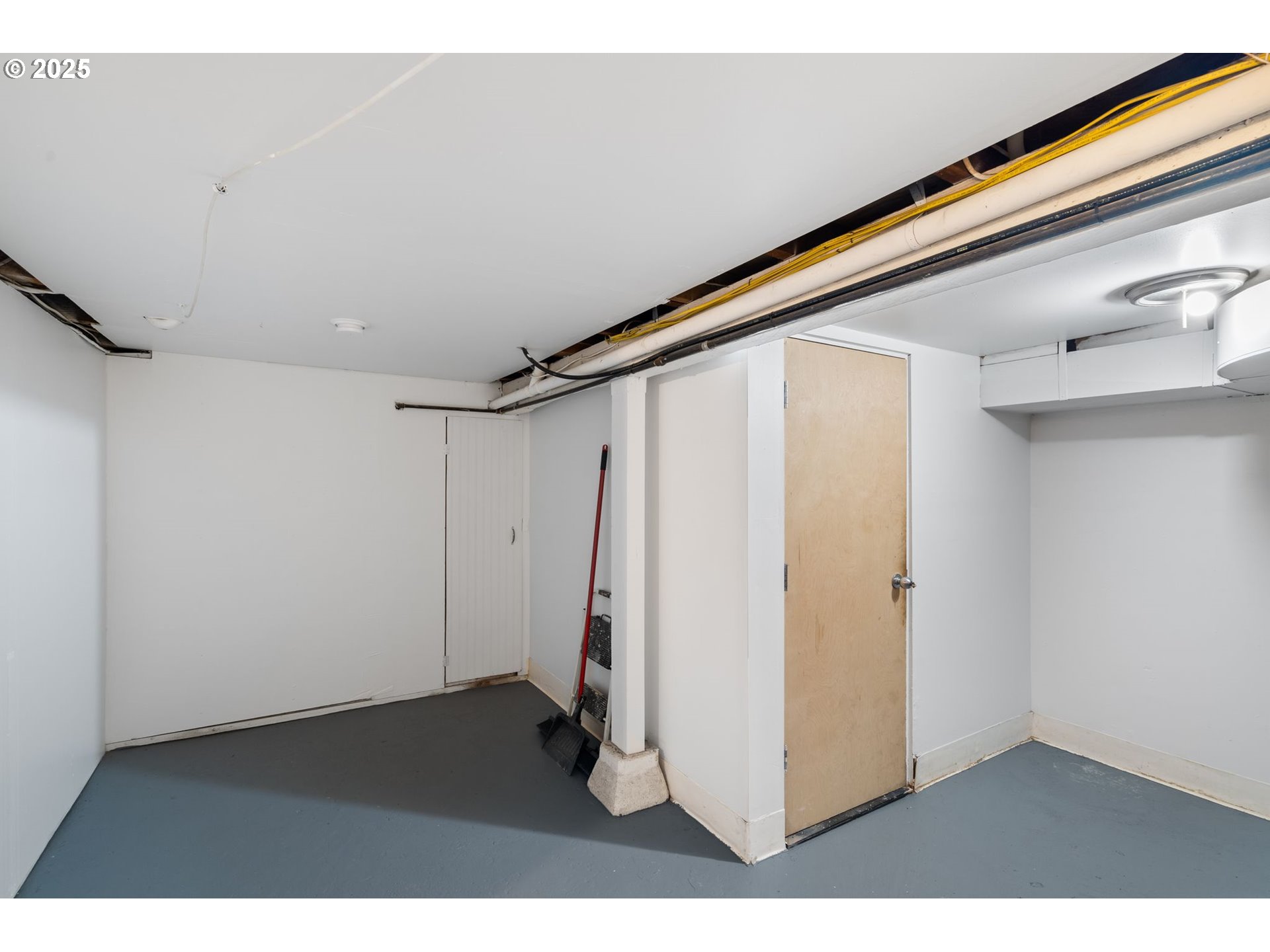 4517 Northeast 85th Avenue Portland, OR 97220 - Photo 35 of 38 a view of a room with an empty space