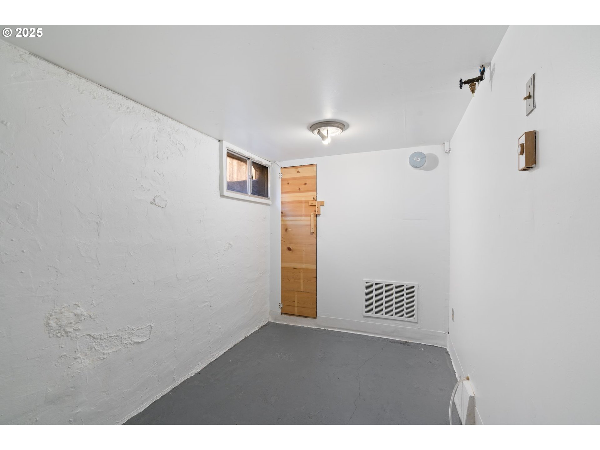 4517 Northeast 85th Avenue Portland, OR 97220 - Photo 37 of 38 a view of an empty room