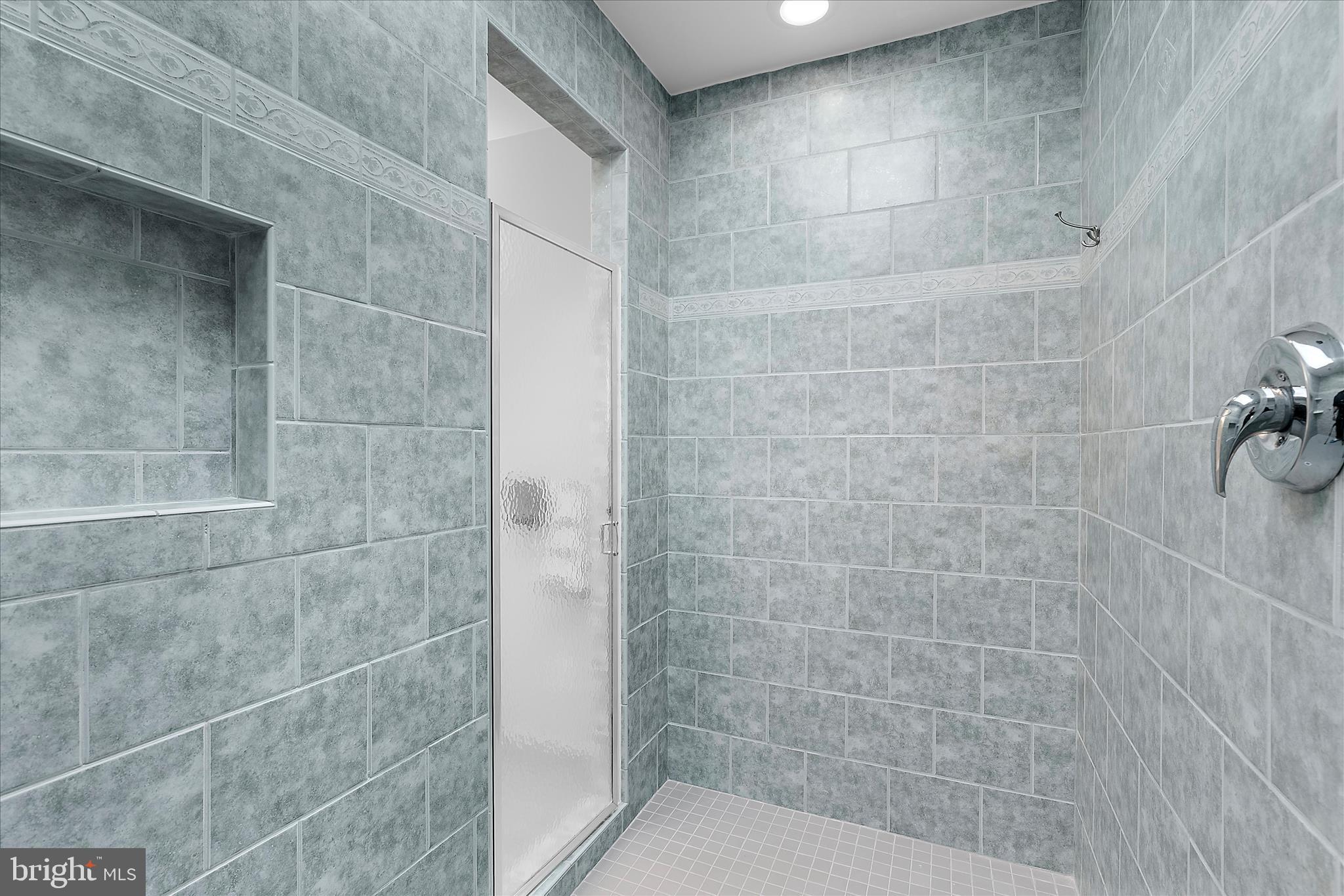 4717 Edgefield Road Bethesda, MD 20814 - Photo 33 of 85 Primary Bathroom