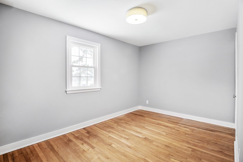 21 Selwyn Road Randolph, MA 02368 - Photo 4 of 13