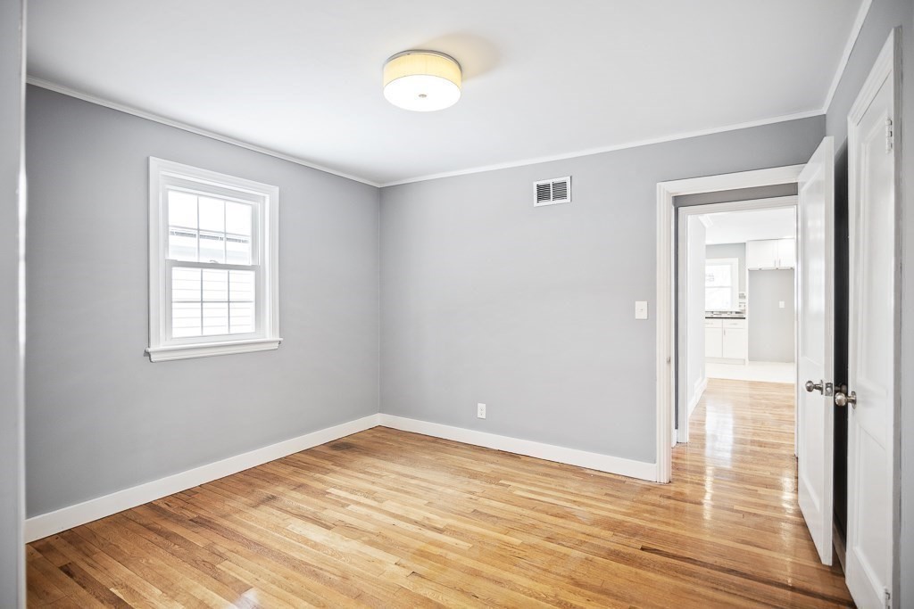 21 Selwyn Road Randolph, MA 02368 - Photo 6 of 13
