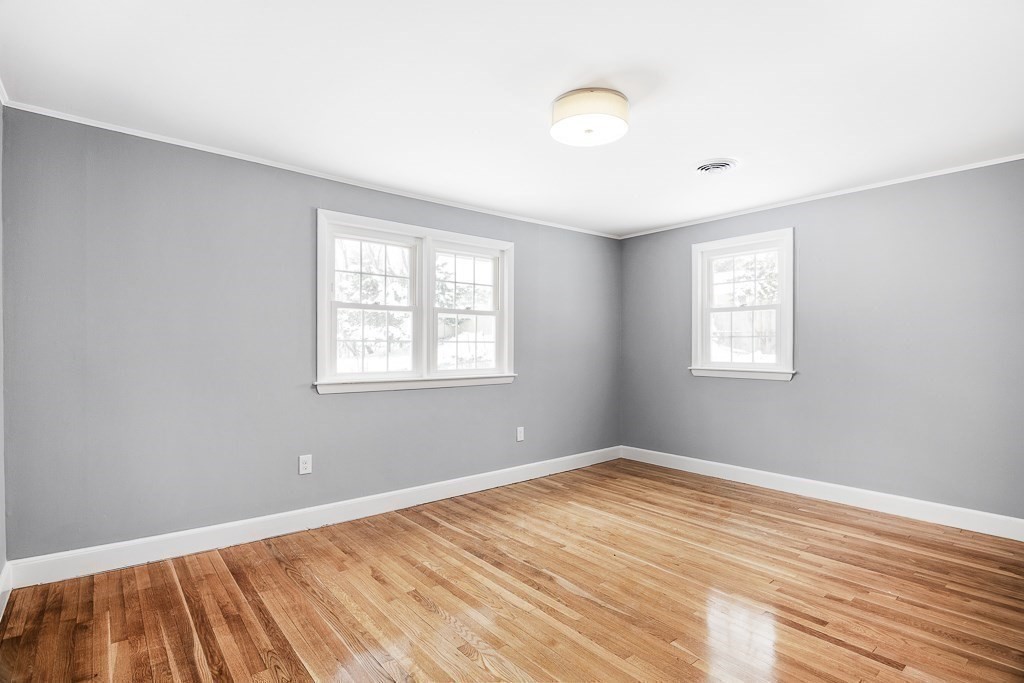 21 Selwyn Road Randolph, MA 02368 - Photo 7 of 13