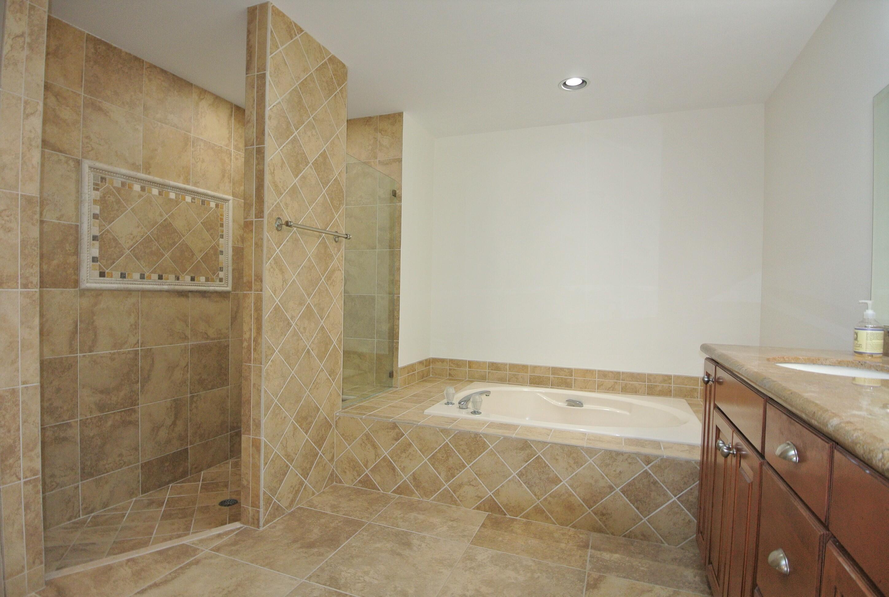 113 Dunes Edge Road Jupiter, FL 33477 - Photo 6 of 16 DSC_2812