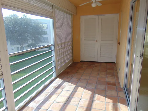 $1,600 | 3186 Via Poinciana, Unit 310, Lake Worth, FL 33467