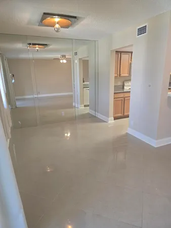 $1,600 | 3186 Via Poinciana, Unit 310, Lake Worth, FL 33467