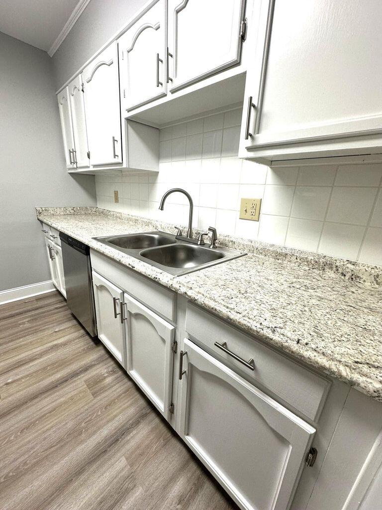 900 Mountain Creek Road, Unit K 143 Chattanooga, TN 37405 - Photo 3 of 9 Reno Kitchen 2