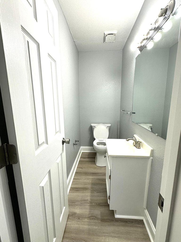 900 Mountain Creek Road, Unit K 143 Chattanooga, TN 37405 - Photo 5 of 9 Half Bath Reno