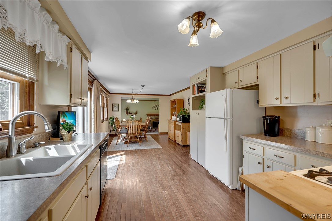 100 3 Rod Road Alden, NY 14004 - Photo 17 of 40 Kitchen