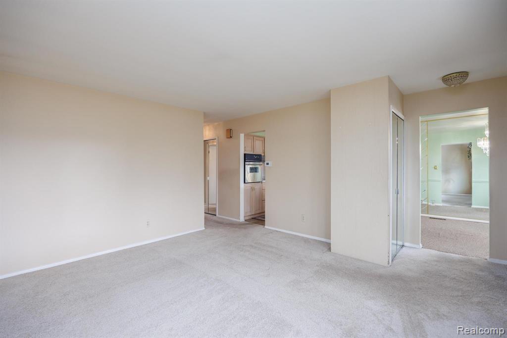 5121 McKinley Road Warren, MI 48091 - Photo 8 of 44 Gallery Image 8