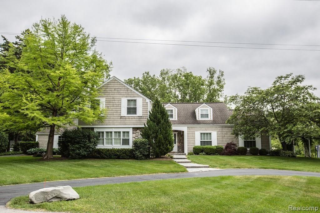 275 Barden Road Bloomfield Hills, MI 48304 - Photo 2 of 38