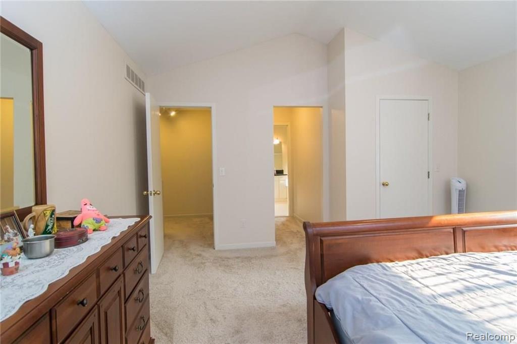 42571 Wimbleton Way Novi, MI 48377 - Photo 28 of 52