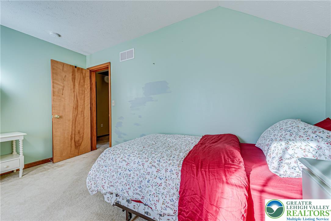 1624 Cotswald Road Tobyhanna, PA 18466 - Photo 32 of 43 Gallery Image 32