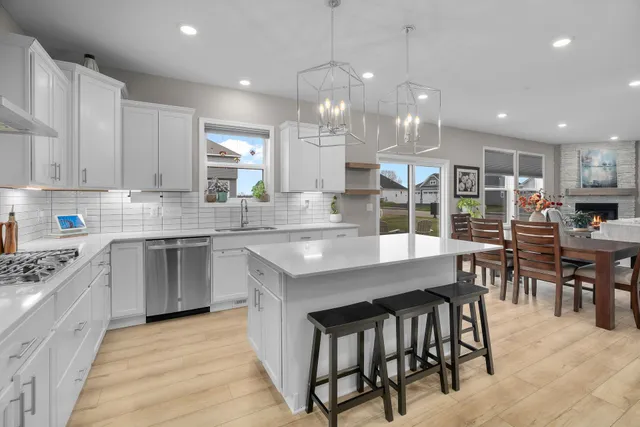 $575,000 | 2149 Johanna Circle, Lino Lakes, MN 55038