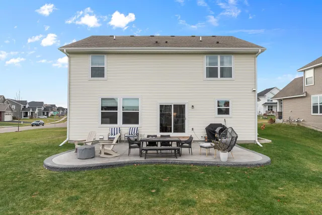 $575,000 | 2149 Johanna Circle, Lino Lakes, MN 55038