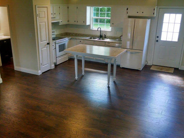 22143 Magnolia Street Robertsdale, AL 36567 - Photo 2 of 15 Kitchen