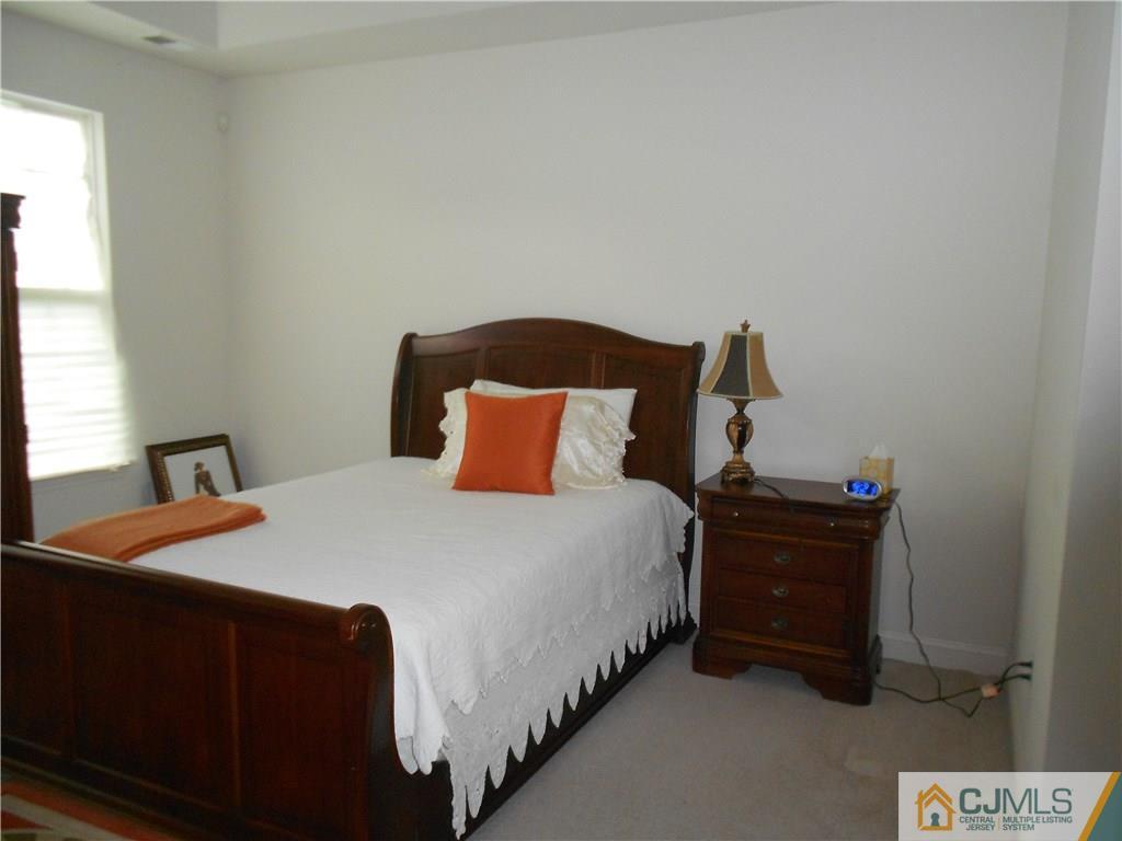 35 Pebble Creek Road Dayton, NJ 08810 - Photo 5 of 12 Gallery Image 5