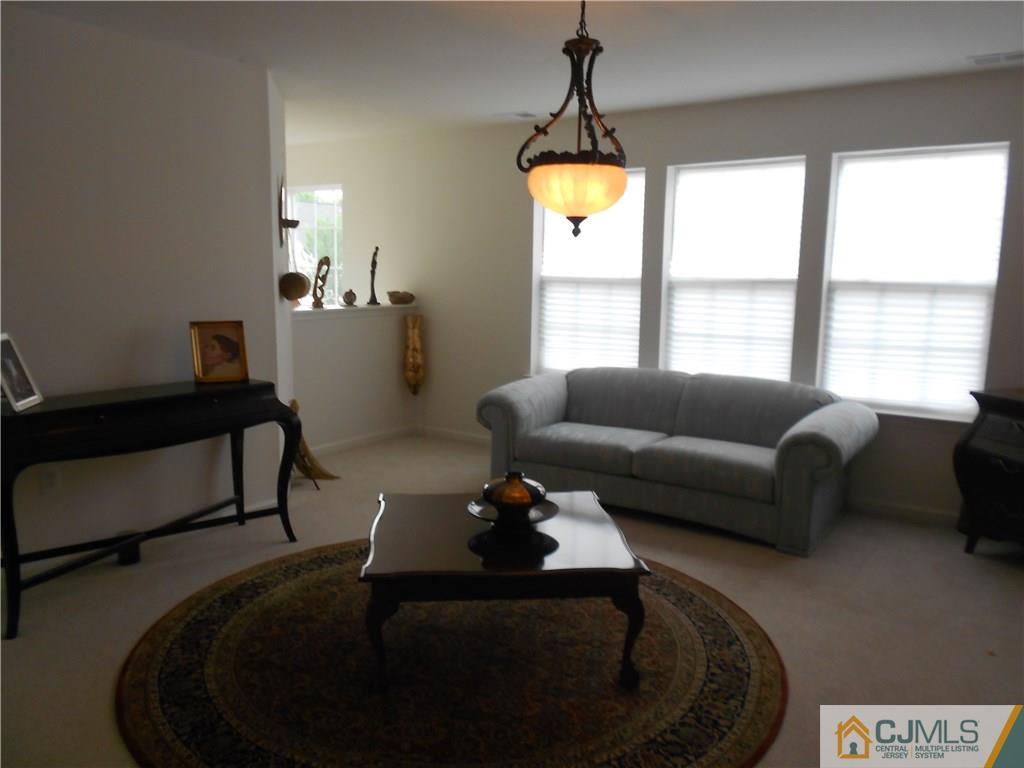 35 Pebble Creek Road Dayton, NJ 08810 - Photo 8 of 12 Gallery Image 8
