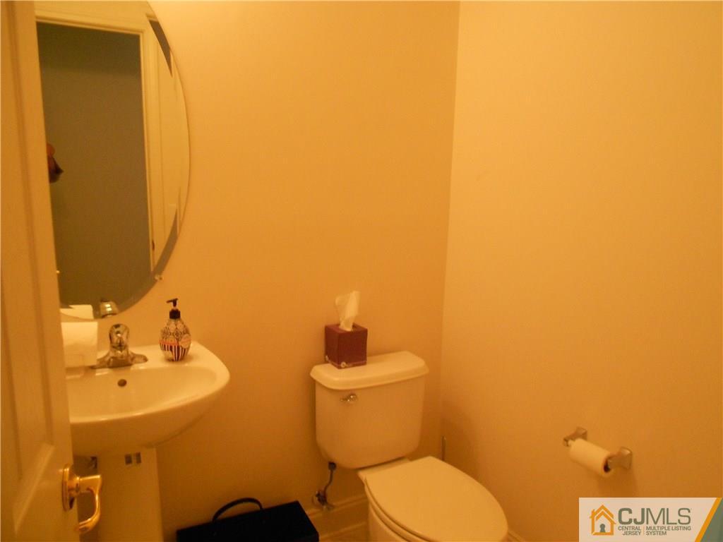 35 Pebble Creek Road Dayton, NJ 08810 - Photo 10 of 12 Gallery Image 10
