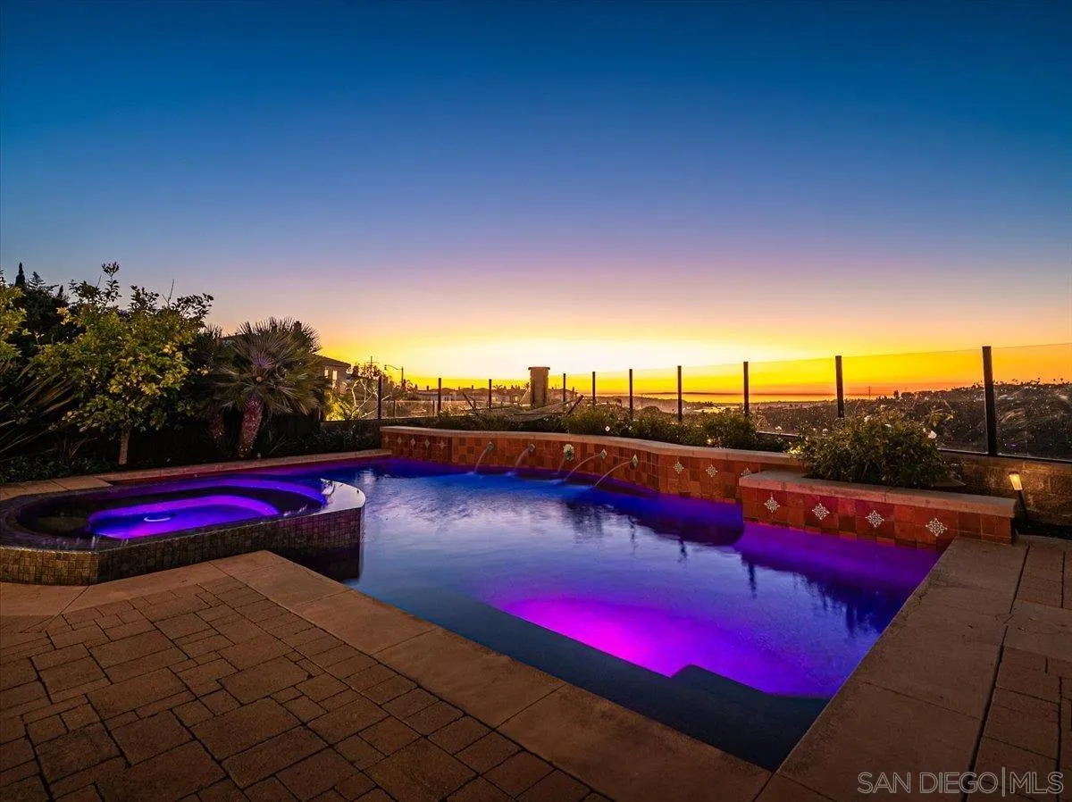 7135 Sitio Caliente Carlsbad, CA 92009 - Photo 2 of 73