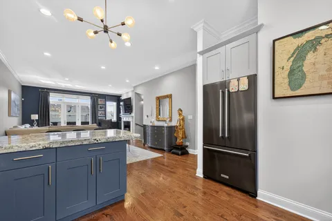 $1,000,000 | 2060 North Stave Street, Unit 3, Chicago, IL 60647