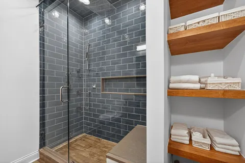 $1,000,000 | 2060 North Stave Street, Unit 3, Chicago, IL 60647