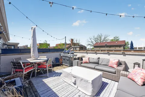 $1,000,000 | 2060 North Stave Street, Unit 3, Chicago, IL 60647