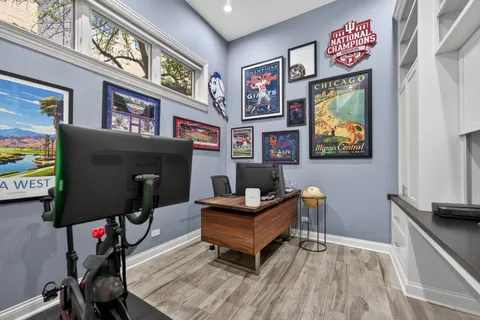 $1,000,000 | 2060 North Stave Street, Unit 3, Chicago, IL 60647