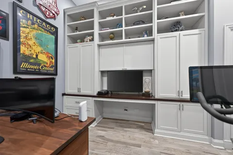 $1,000,000 | 2060 North Stave Street, Unit 3, Chicago, IL 60647