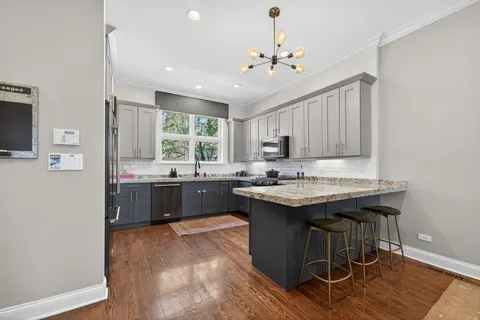 $1,000,000 | 2060 North Stave Street, Unit 3, Chicago, IL 60647