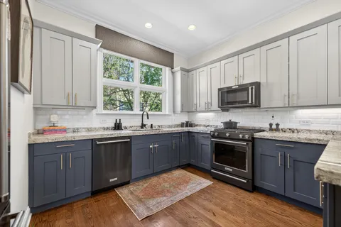 $1,000,000 | 2060 North Stave Street, Unit 3, Chicago, IL 60647
